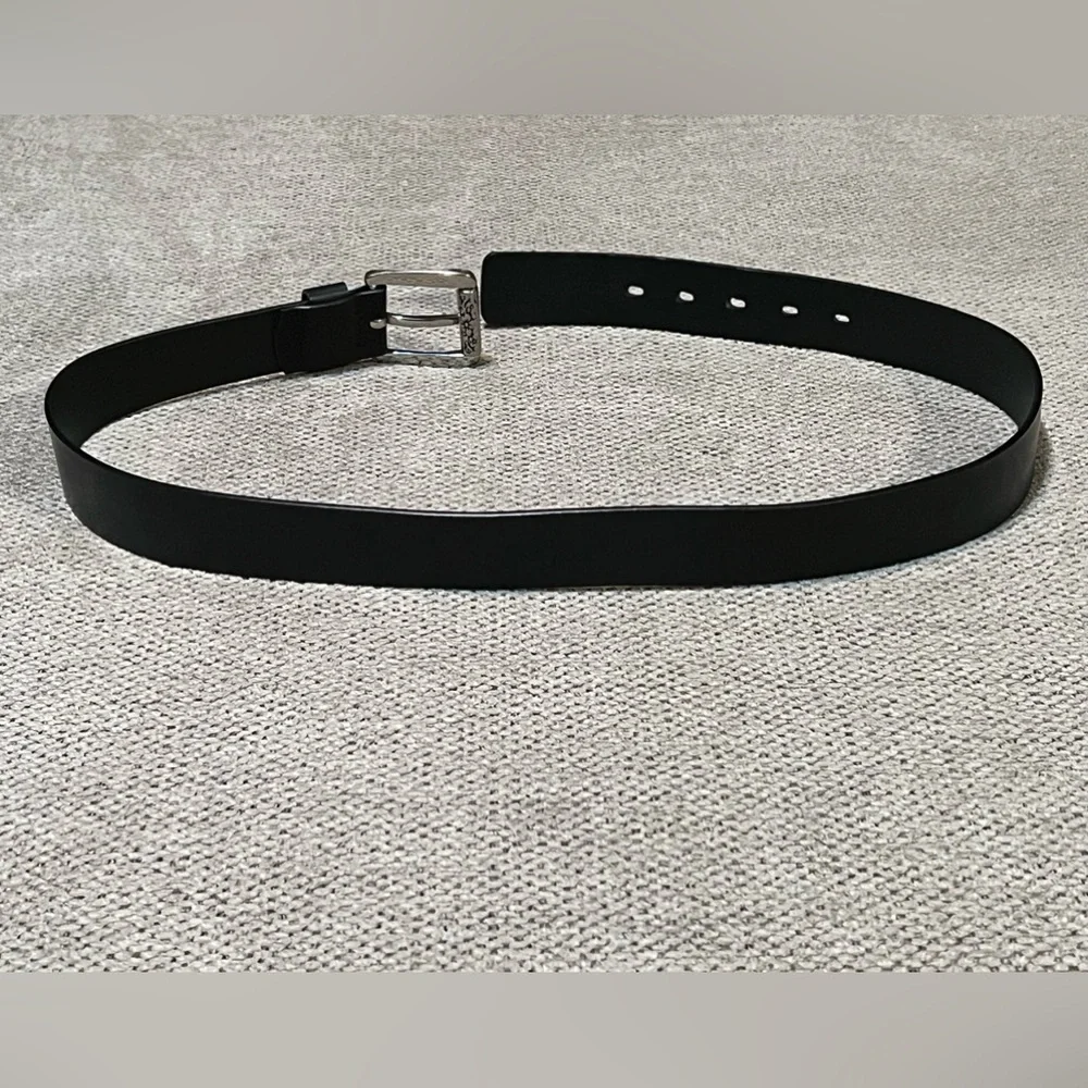 Elegant Black Leather Belt with Silver Buckle - Picture 4 of 7